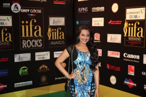 IIFArocks06 300x200 IIFArocks06