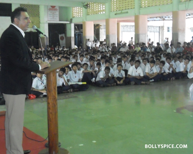 12aug boman donbosco03 Boman Irani takes pledge to save and protect the forests at Don Bosco School on 15th August   Delhi Safari