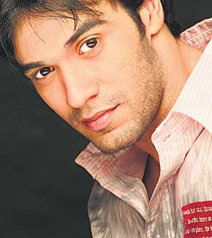 <b>Samar Khan</b> signs Puneet Malhotra as hero now he needs a heroine NOW!! - 12oct_PunitMalhotra