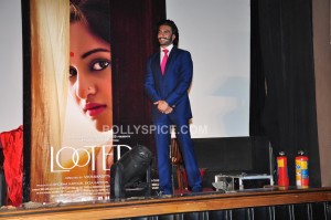 lootera04 300x199 lootera04