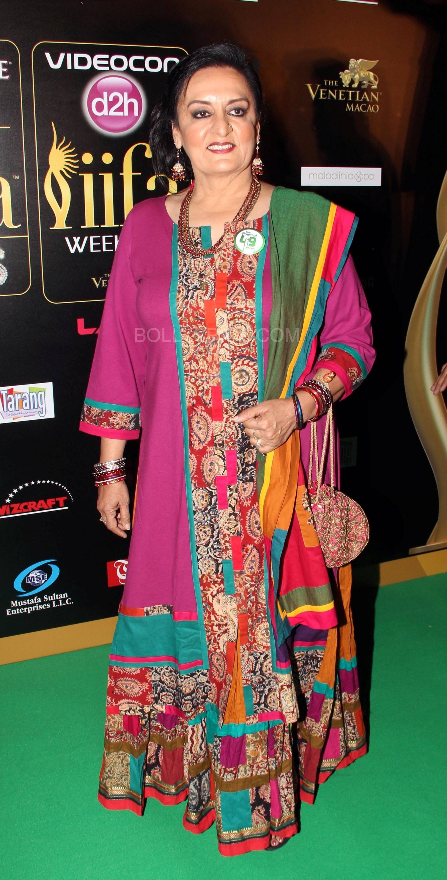 Dolly Ahluwalia at IIFA Rocks Green carpet