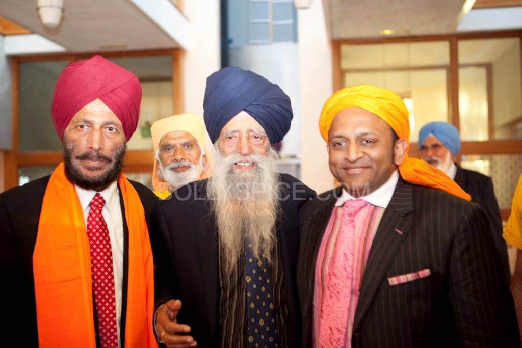 L to R Milkha Singh Fauja Singh Deepak Kuntawala Founder of DVK When Londons Fauja Singh Met Indias Milkha Singh