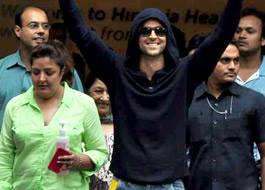 hrithikleaveshospital01