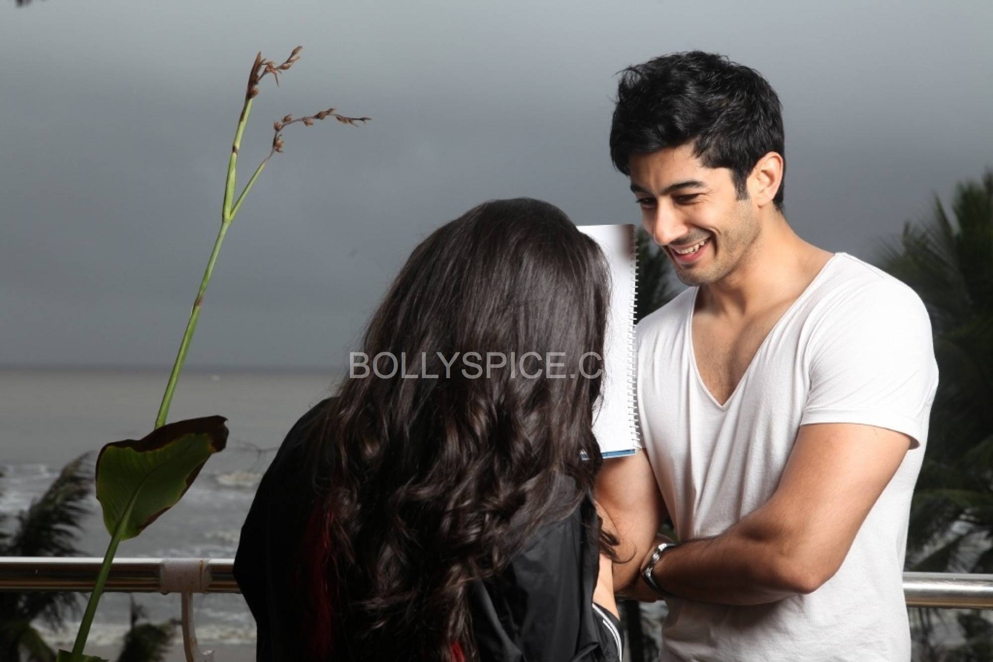 Mohit Marwah with mystery girl-1