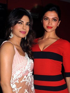 13oct_DeepikaPriyankaFashion