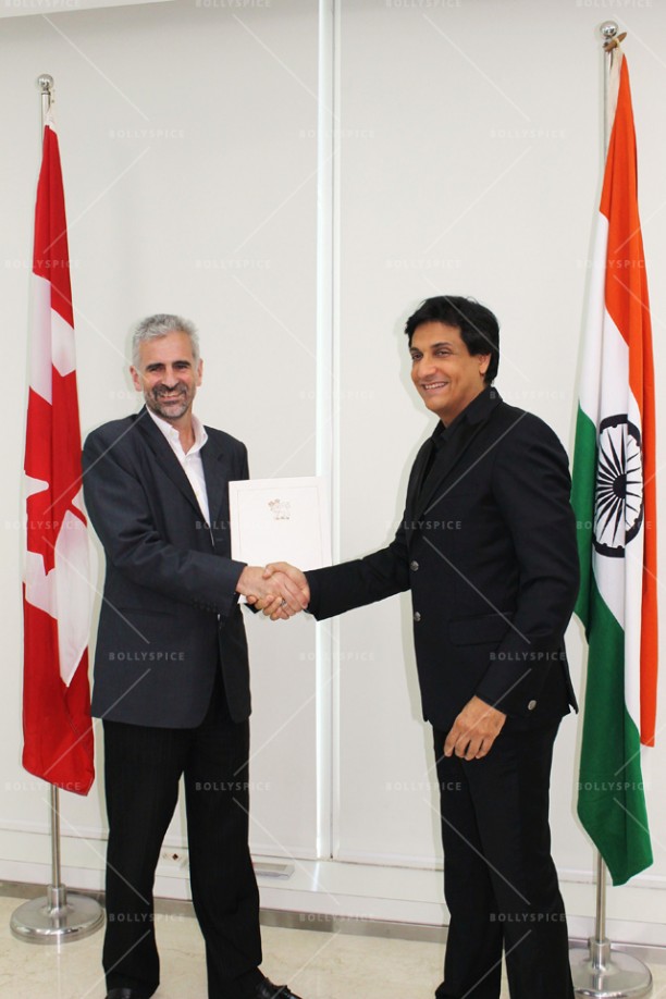 14apr_ShiamakConsulGeneralRichardBale01