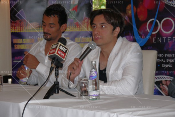 14jun_alizafarshowstoppers-04