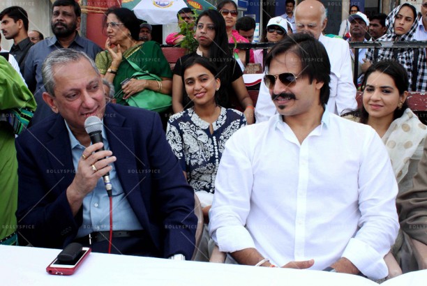 14aug_VivekOberoi-SaplingDistribution24