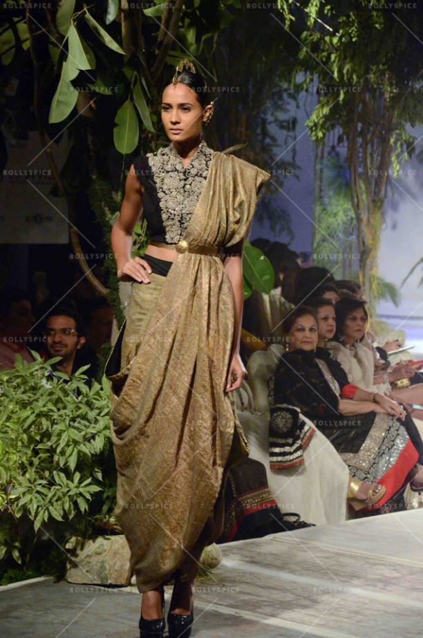 14sep_STYLEFILE-Anamika Khanna01