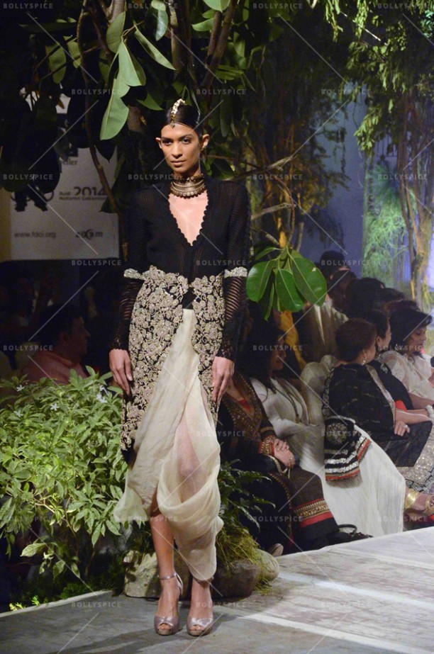 14sep_STYLEFILE-Anamika Khanna02