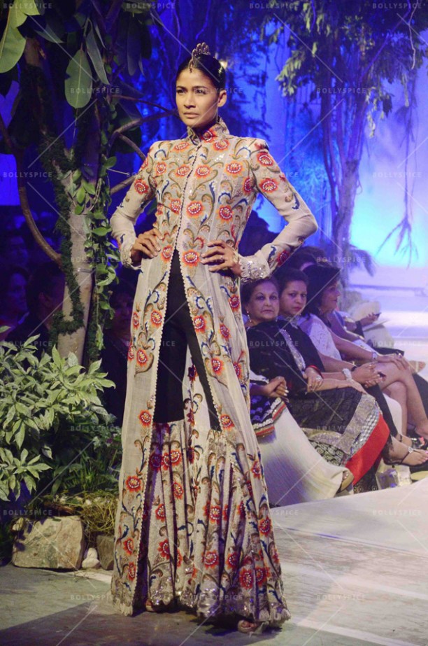 14sep_STYLEFILE-Anamika Khanna03