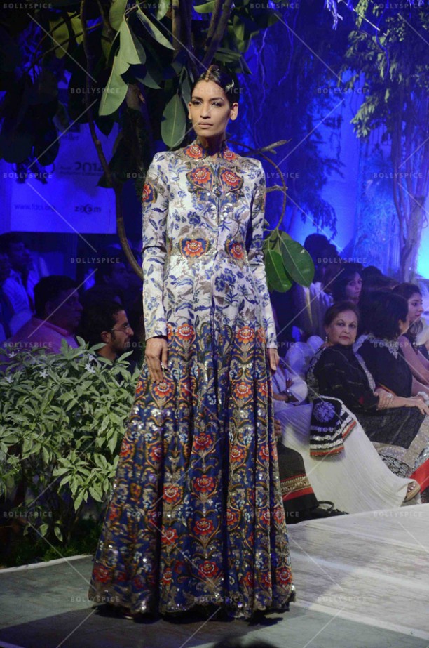 14sep_STYLEFILE-Anamika Khanna04