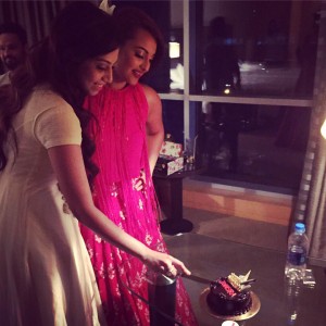 15apr_Sonakshi-FanBirthday01