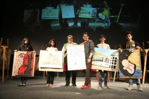 Subhash Ghai along with students profiling their work_Whistling Woods International