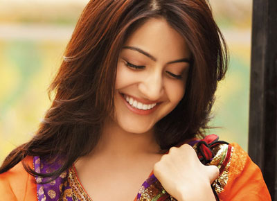 The Evolution of Anushka Sharma's…Hair!  – The latest  movies, interviews in Bollywood