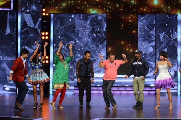 Catch Dance + from 26th July at 8 pm only on STAR Plus  (3)