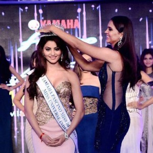 15nov_UrvashiRautela-LaraDutta