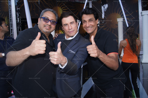 Viraf Sarkari, John Travolta, Shiamak Davar at IIFA 2014 (Tampa Bay)