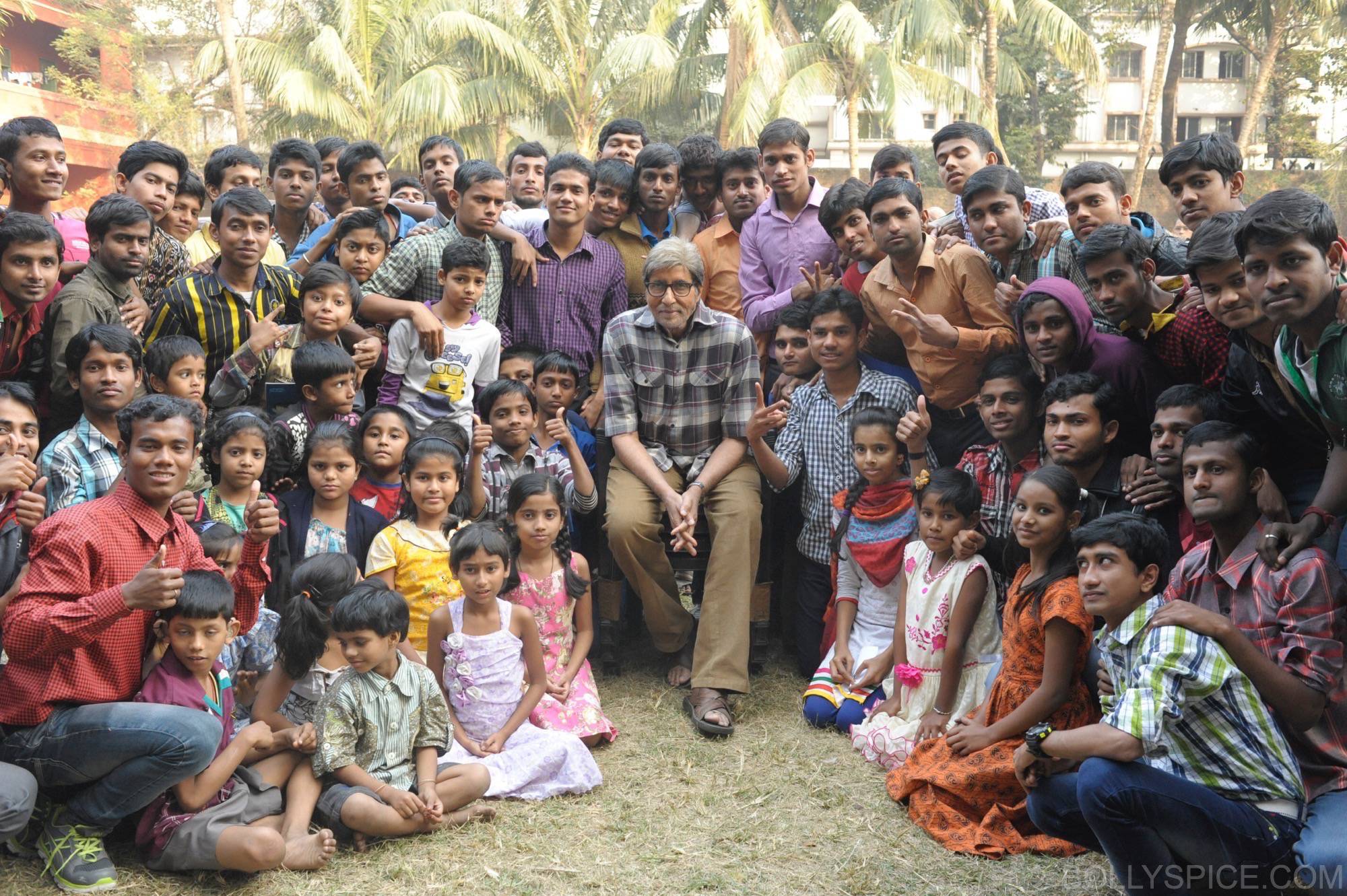 Mr Bachchan with the children of Calcutta Deaf & Dumb School