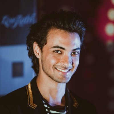 Aayush Sharma gives haircut to his son at home during lockdown  NewsTrack  English 1