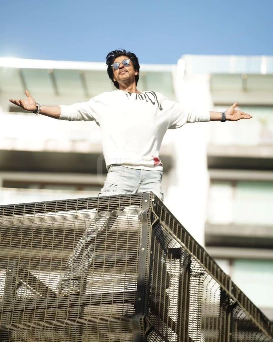 Shah Rukh Khan, a man of many poses - Rediff.com